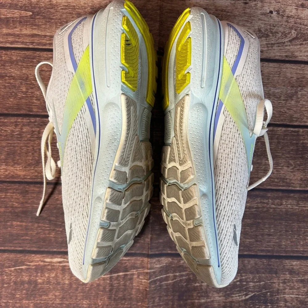 Brooks Ghost 15 Womens Running Shoes Cream White Lavender 1203801B130 Size 9